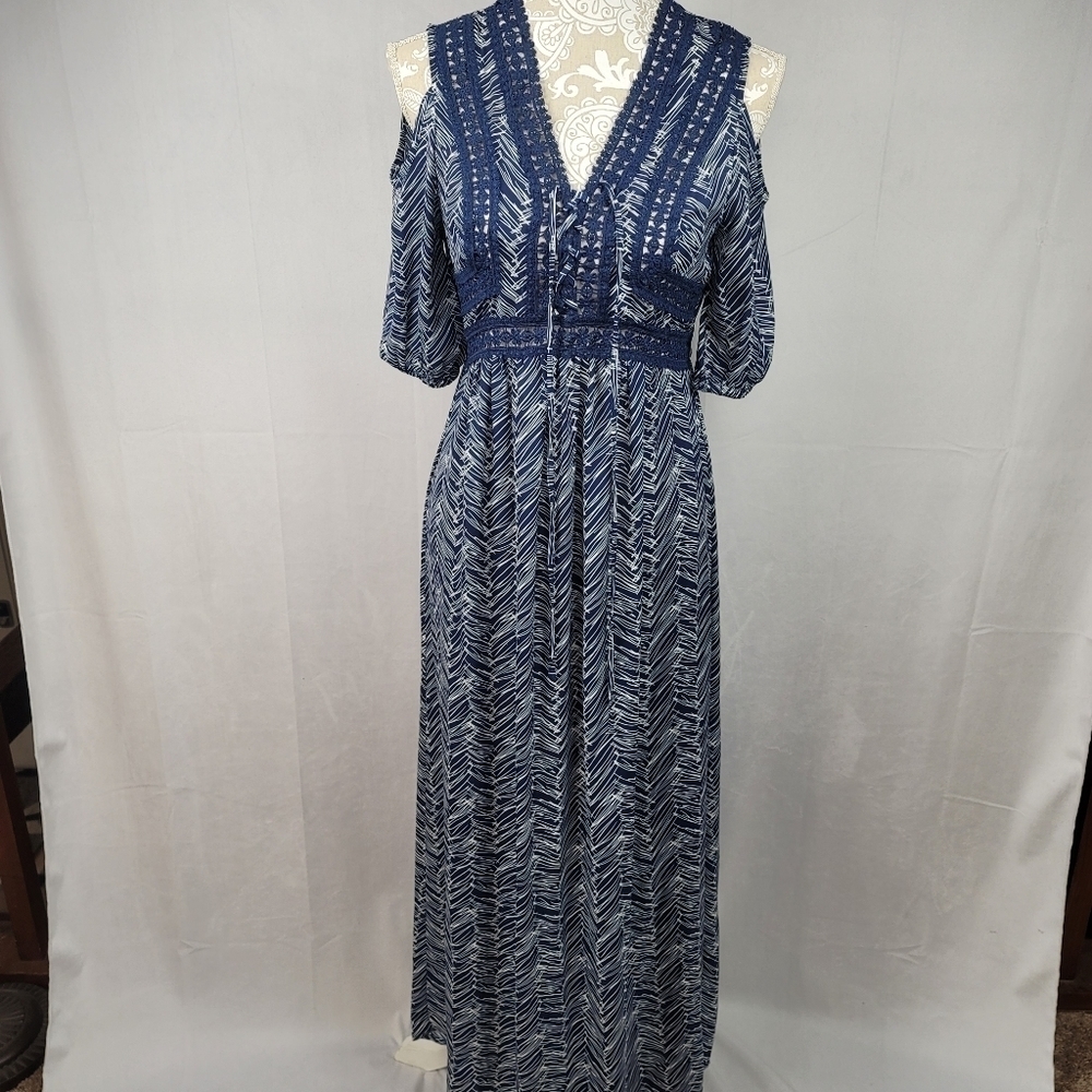 Blue and‎ white lace trim cold shoulder maxi dress